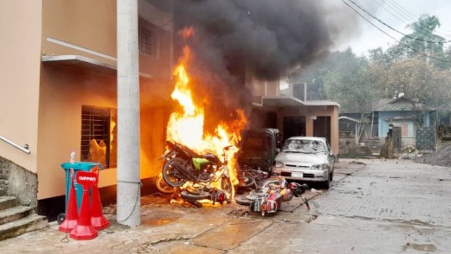 রণক্ষেত্র হবিগঞ্জ: আ’লীগ-শিক্ষার্থীদের ধাওয়া-পাল্টা ধাওয়া